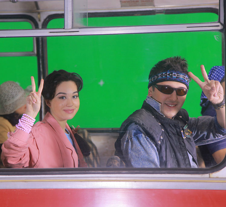 Sardor Rahimxon - Yana manda, yana sanda {Official Clip} 2013