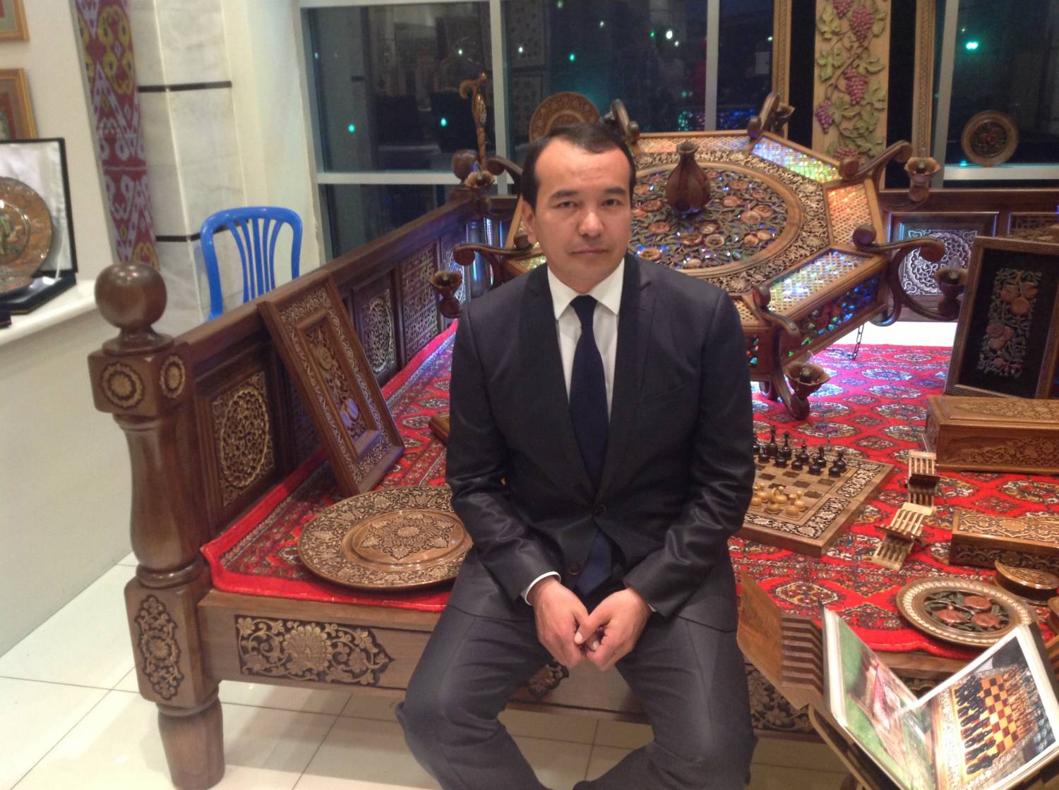 Ozodbek Nazarbekov - Meni kuchliroq sev {Official Clip}