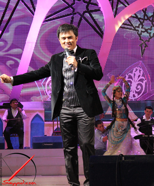 Смотреть Alisher Fayz "Sening Bolangman" {Konsert Dasturi} 2012 онлайн бесплатно в хорошем качестве Alisher Fayz "Sening Bolangman" {Konsert Dasturi} 2012