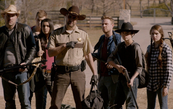 Кадр №2 Прогулка с мертвецами (2015) смотреть онлайн в хорошем качестве Прогулка с мертвецами (2015)